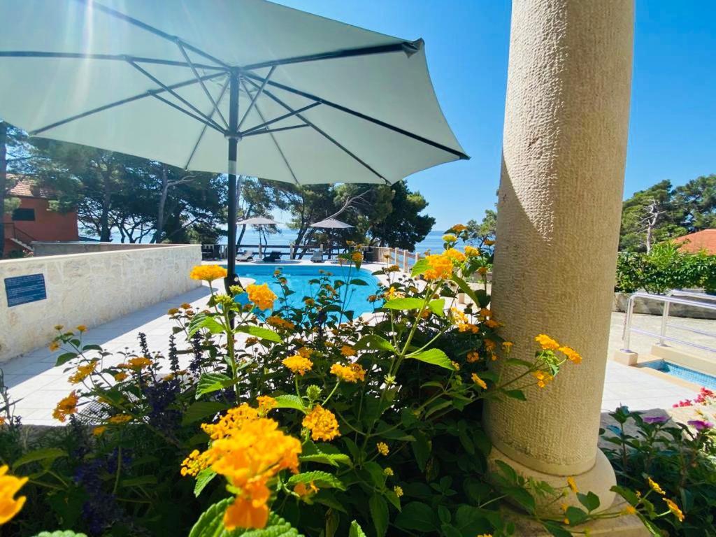 Vila Vera Seafront Apartments Сумартін Екстер'єр фото