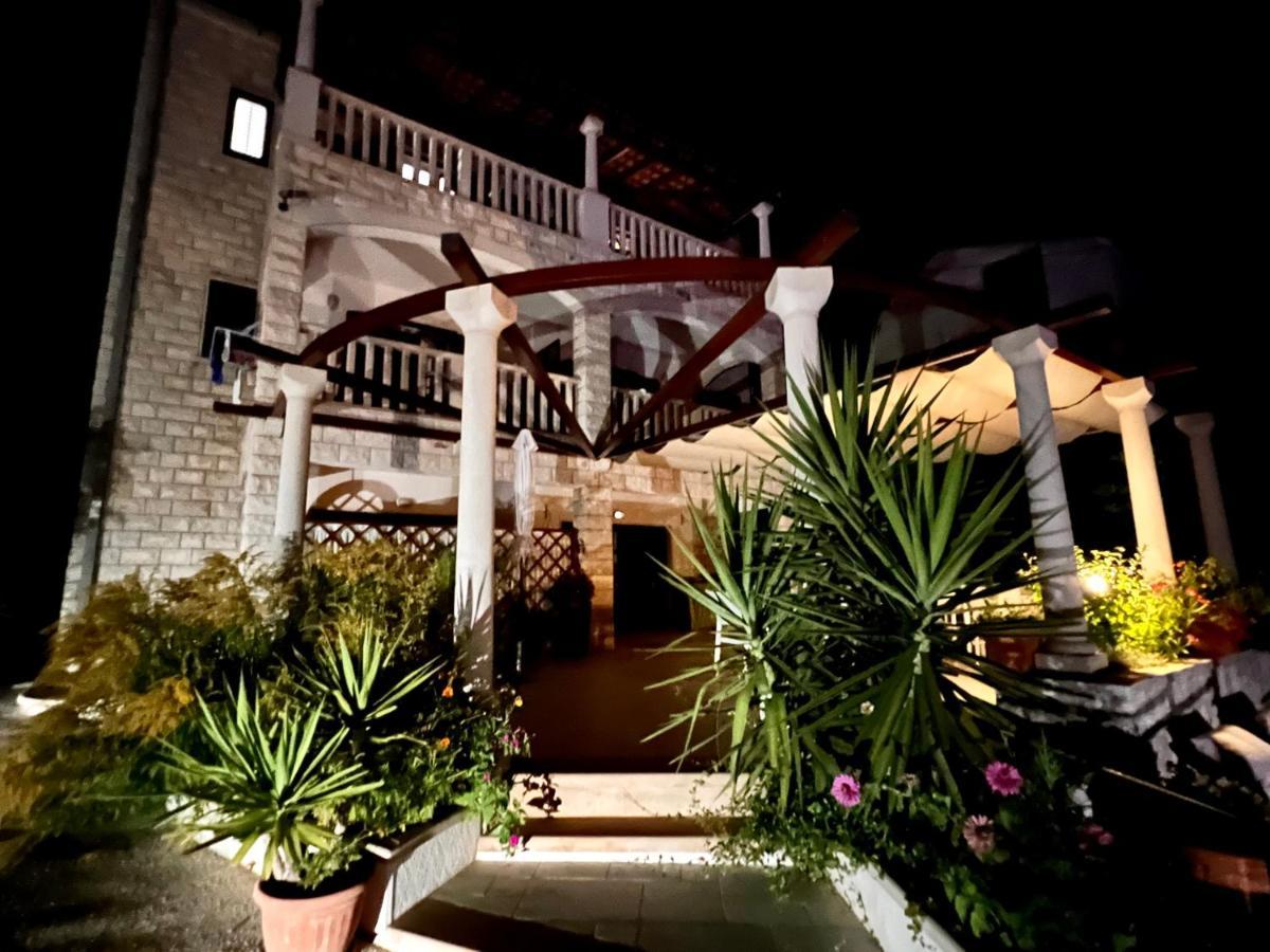 Vila Vera Seafront Apartments Сумартін Екстер'єр фото