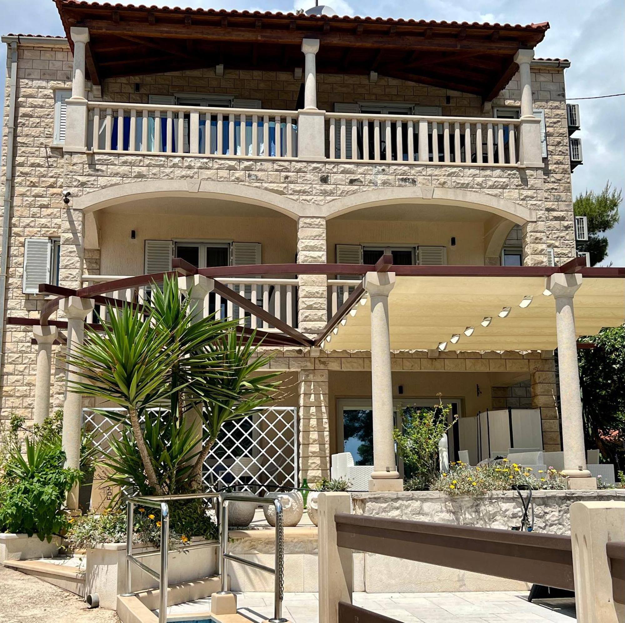Vila Vera Seafront Apartments Сумартін Екстер'єр фото